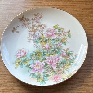 Japanese Elegant Floral Dinner Plate with Gold Trim